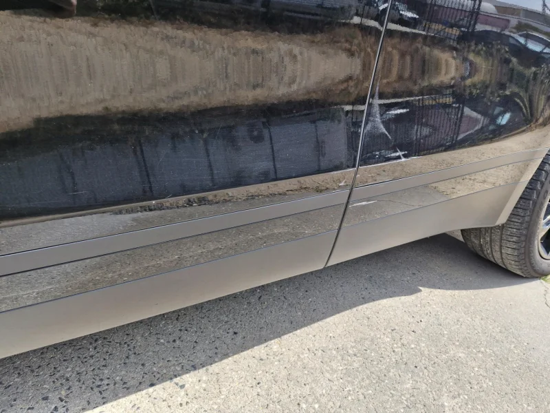 Range Rover before repair - body damage